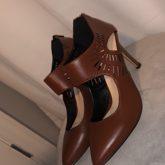 Brown heels - Picture 2 of 7